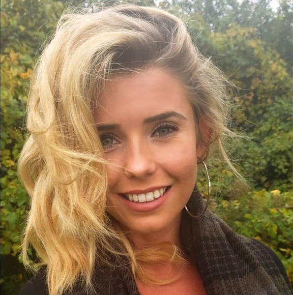 Meet your Posher, Veronika - Picture 1 of 1